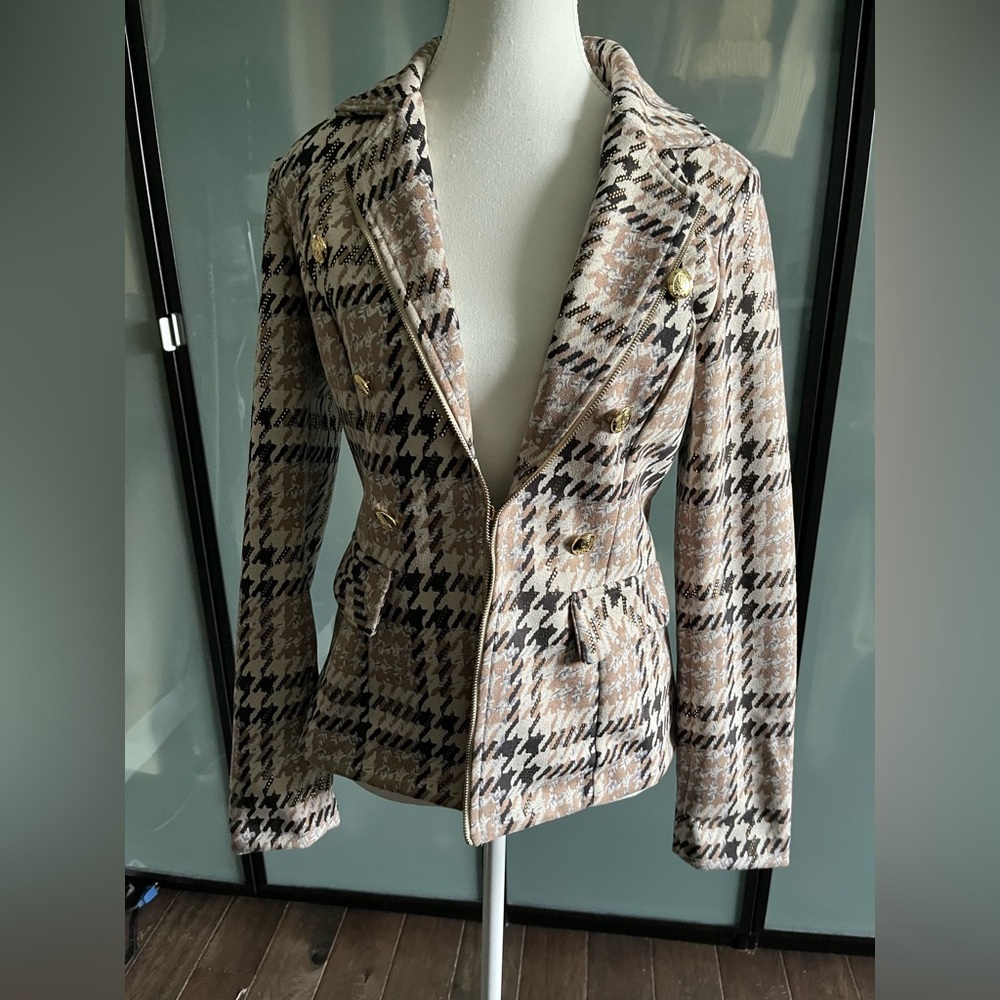 Frank Lyman Design Black and Tan Houndstooth Blazer